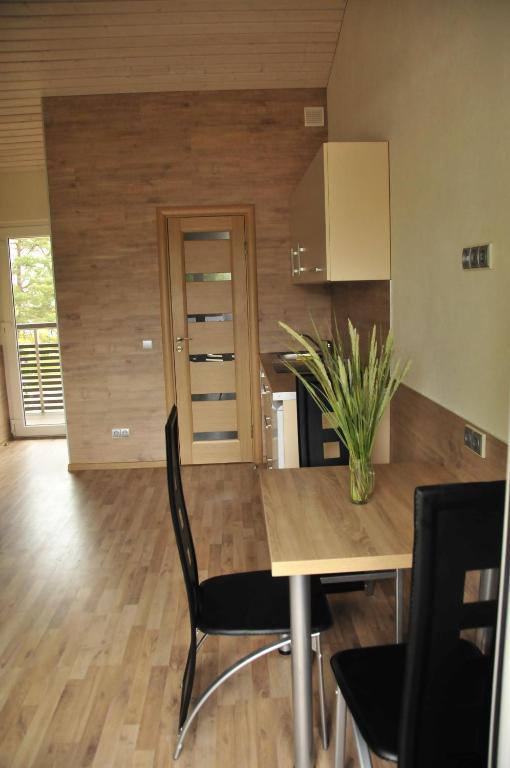 Apartamentai Trys Pusys Швентої Номер фото