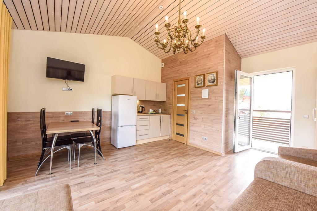 Apartamentai Trys Pusys Швентої Екстер'єр фото